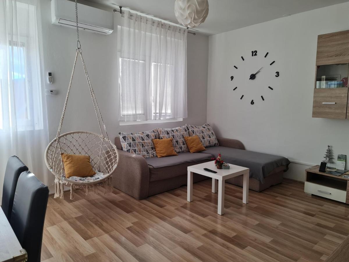 Apartment Pemper - Self Check In And Check Out Otočac Extérieur photo