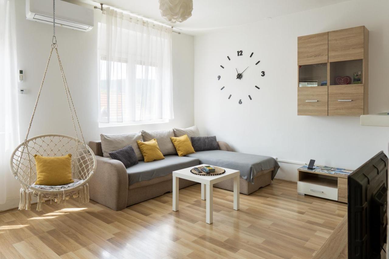 Apartment Pemper - Self Check In And Check Out Otočac Extérieur photo
