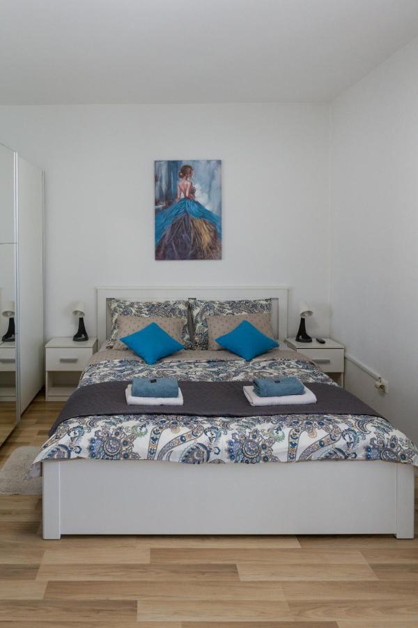 Apartment Pemper - Self Check In And Check Out Otočac Extérieur photo